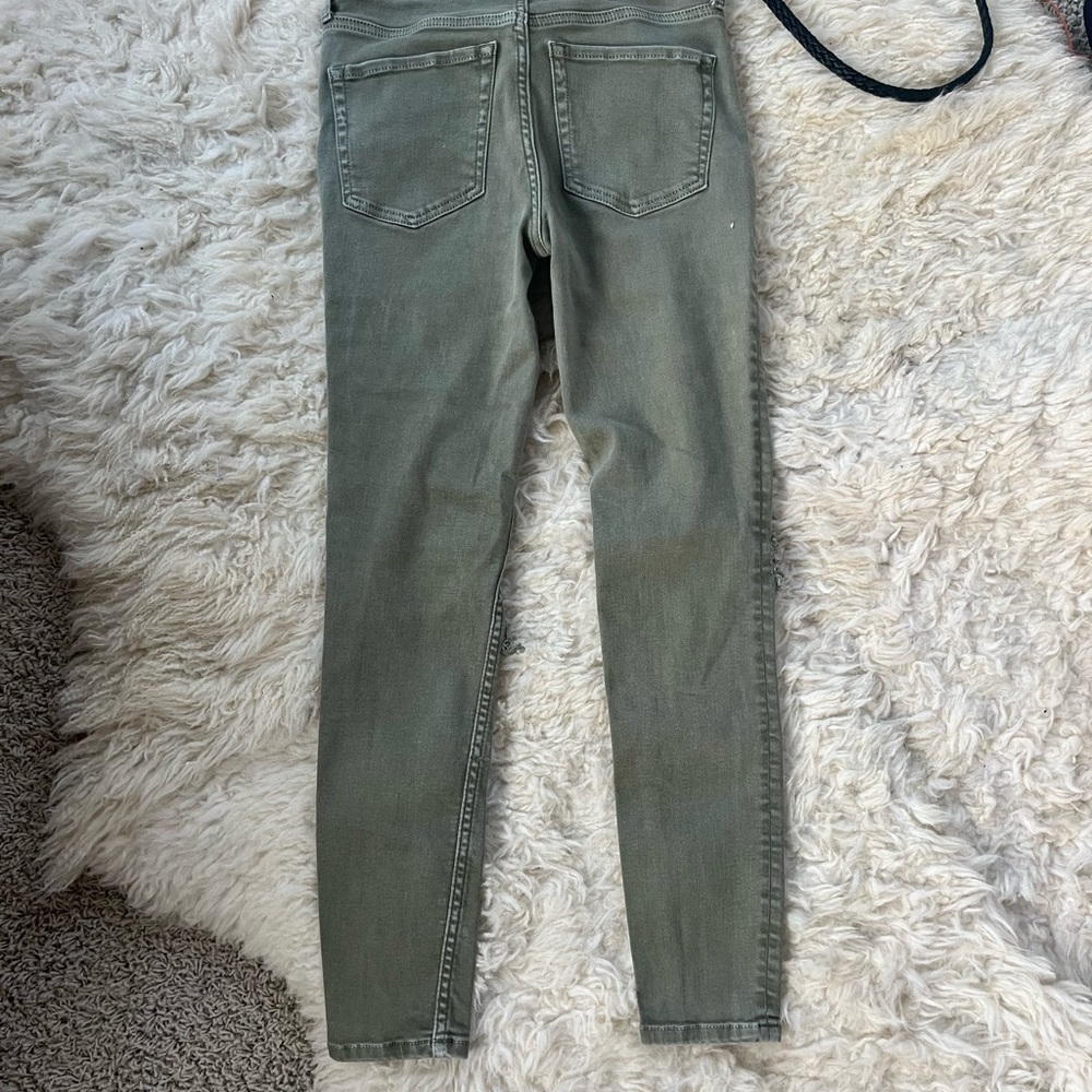 Free People busted Knee olive jeans - Picture 5 of 8